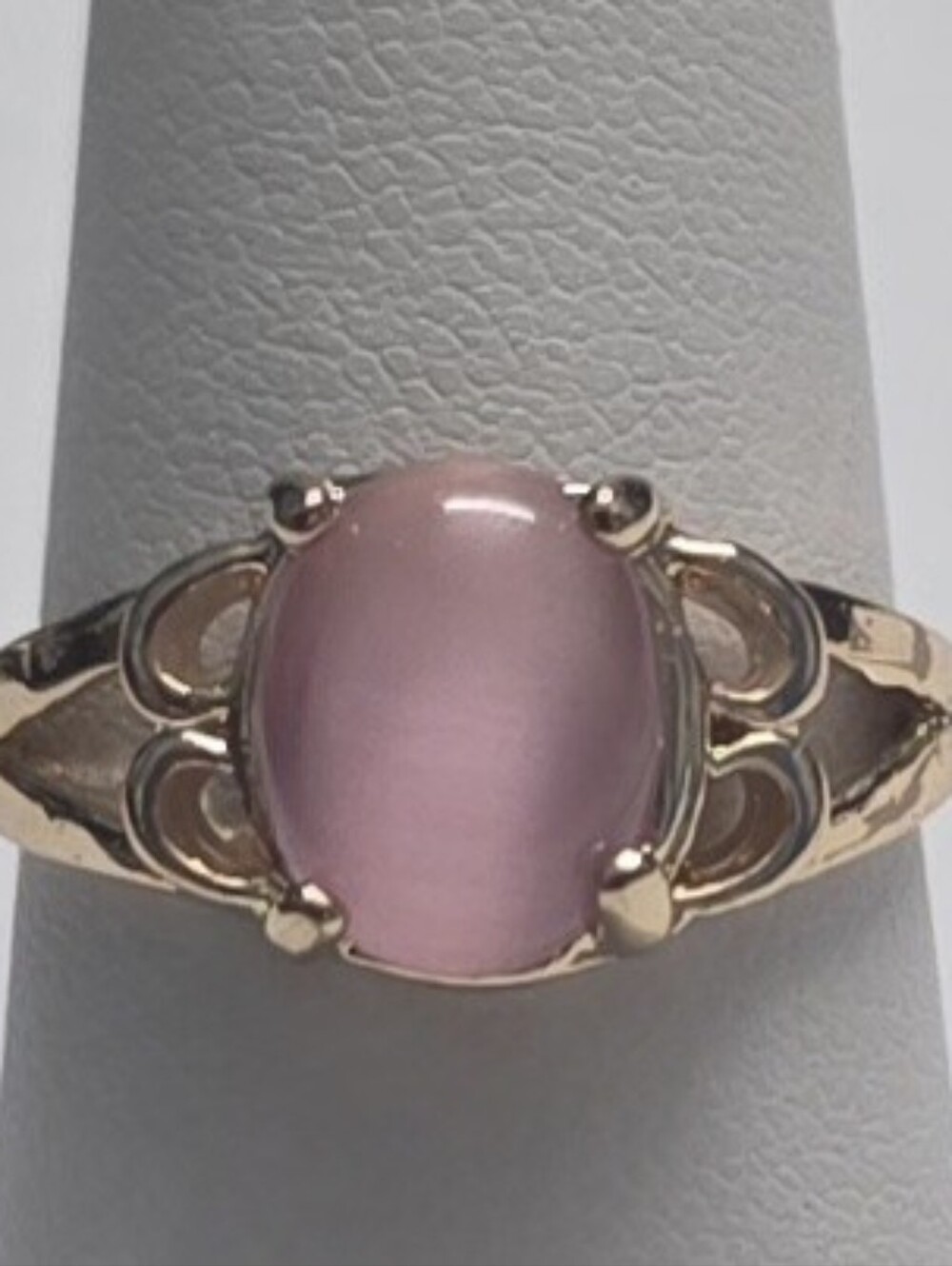Gold Ring with Pink Cabochon Stone